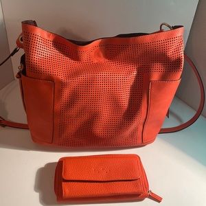 Like new bucket sling purse